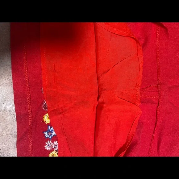 Boutique red embroidered floral skirt - Picture 4 of 8